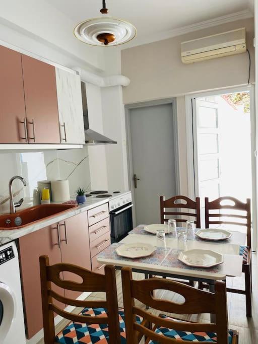 Modern 2Br Near Centre -5Min Wlk Apartamento Patras Exterior foto